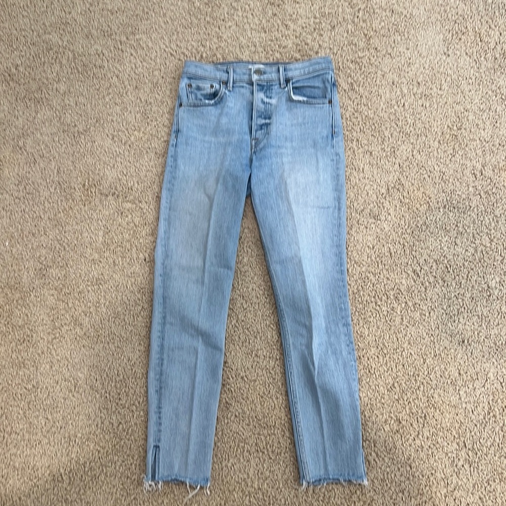 Grlfriend high rise light wash cropped jeans (Karolina)